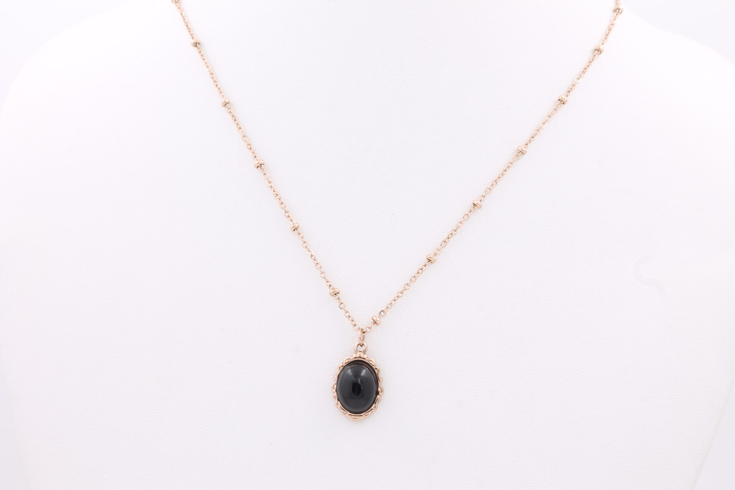 BLACK STONE PENDANT CHAIN