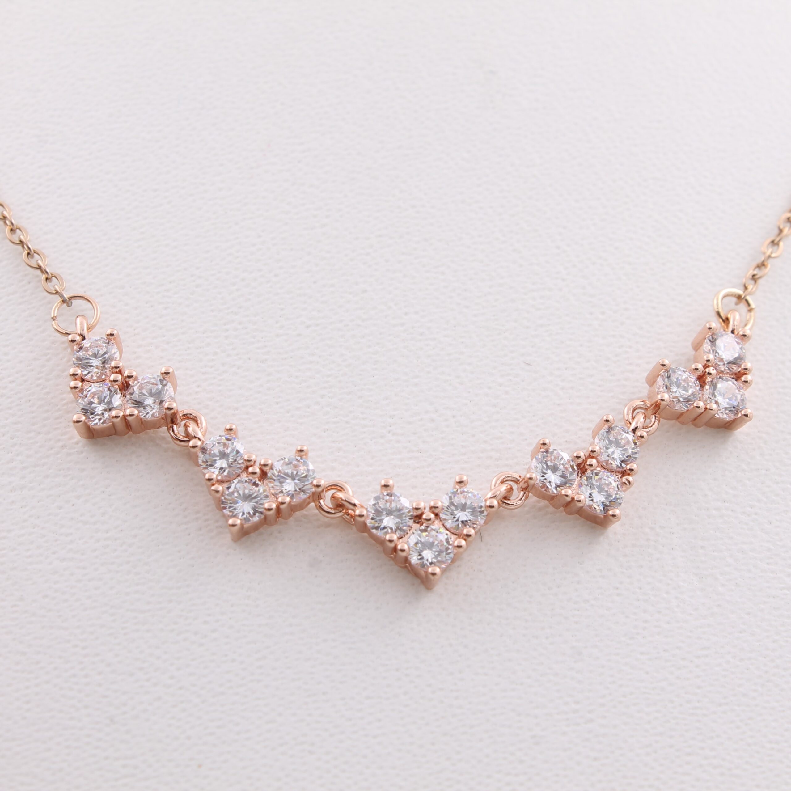 MULTIPLE WHITE AD HEART NECKLACE - Image 4