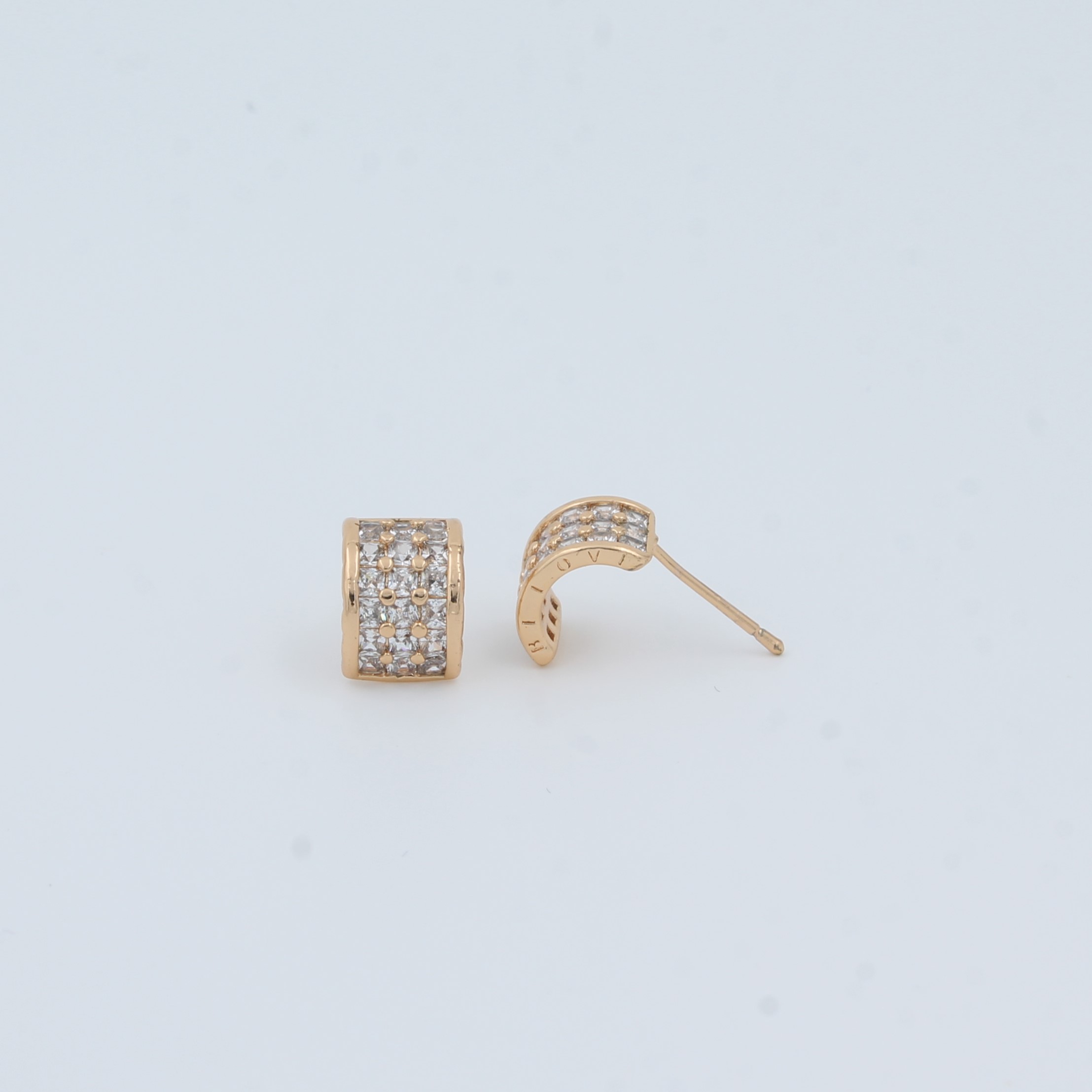 GOLDEN STUD EARRINGS WITH DIAMOND - Image 2