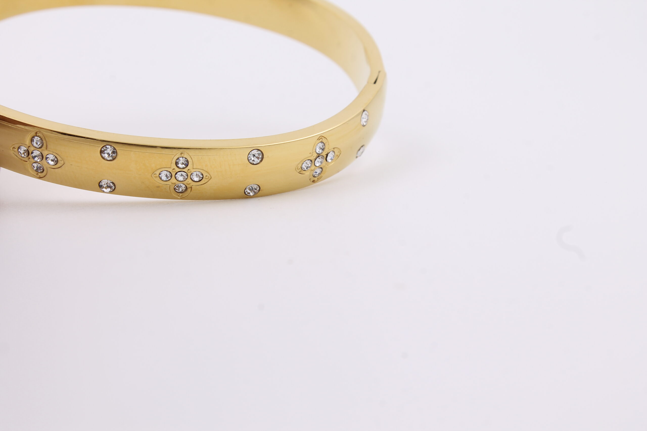 GOLDEN BRACELATE WITH AD DESIGN - Image 2