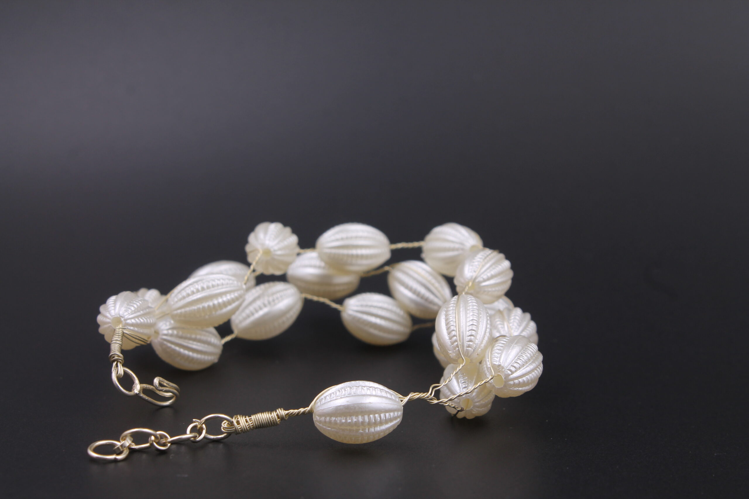 WHITE PEARL MESH BRACELATE - Image 4