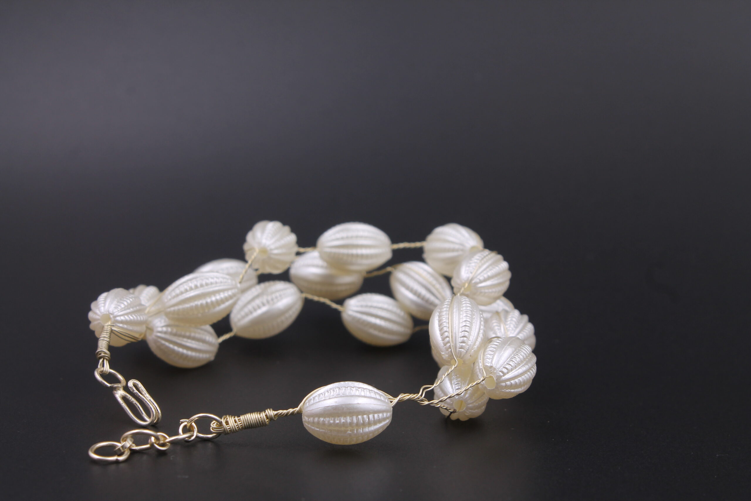 WHITE PEARL MESH BRACELATE - Image 2