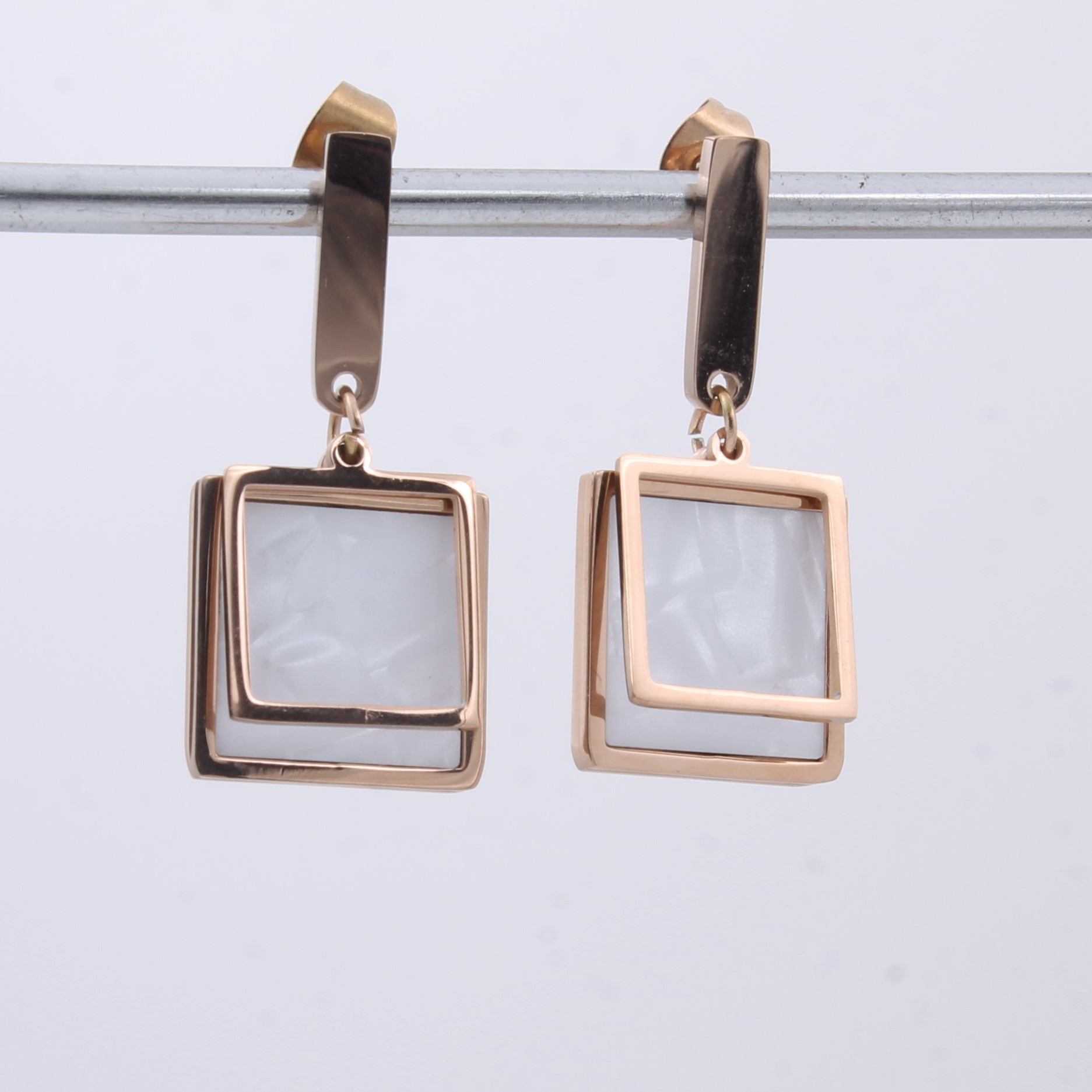 POLISHED BRASS SQUARE DROP EARRING