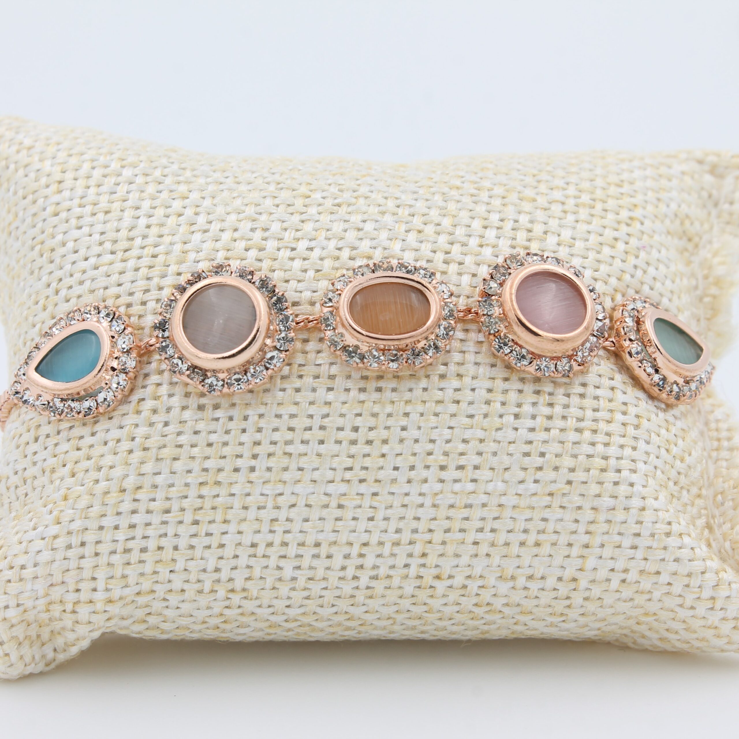 MULTICOLOUR STONE GOLDEN BRACELATE